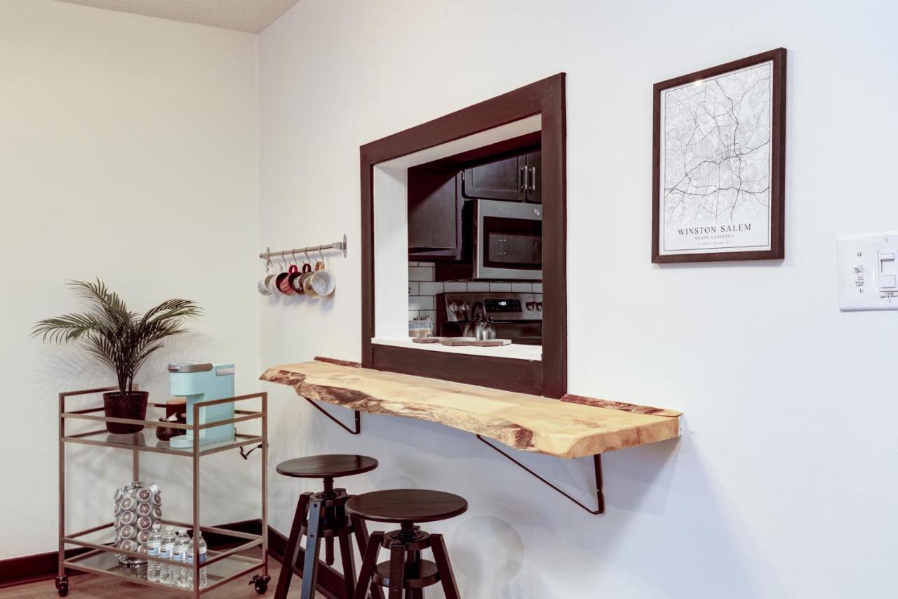 Entire Condo In Downtown Winston Bagian luar foto